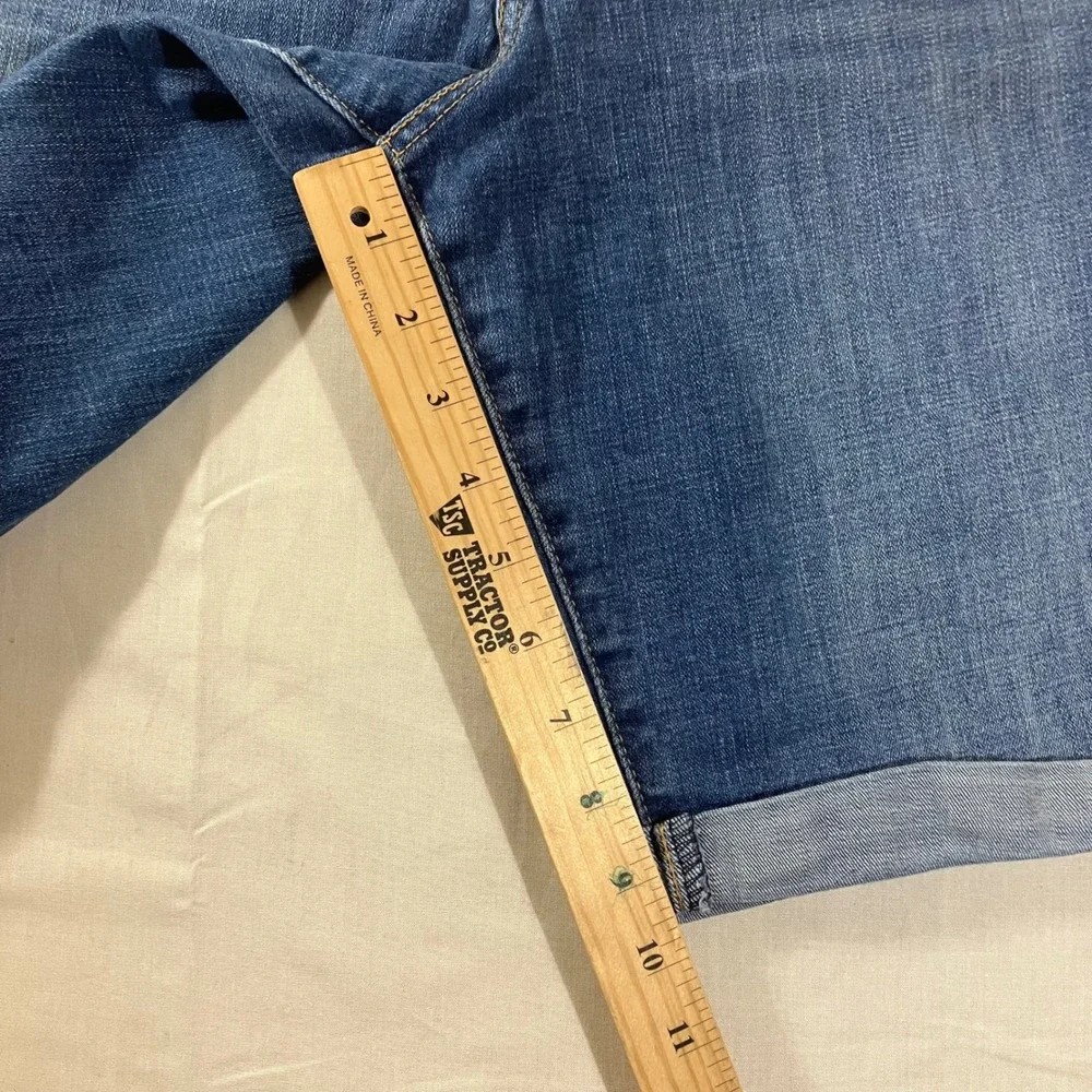Levis 29969-0007 Mens Blue Denim Cuffed Stretch Jean Shorts Size 33 Medium Wash